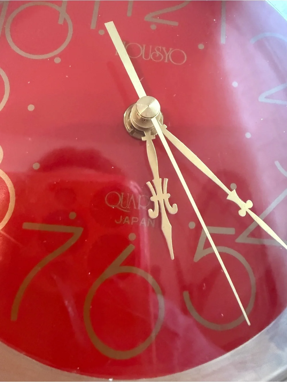 Red Acrylic Mantel Clock with Gold Accents vintage HOUSYO QUARTZ JAPAN TOYO